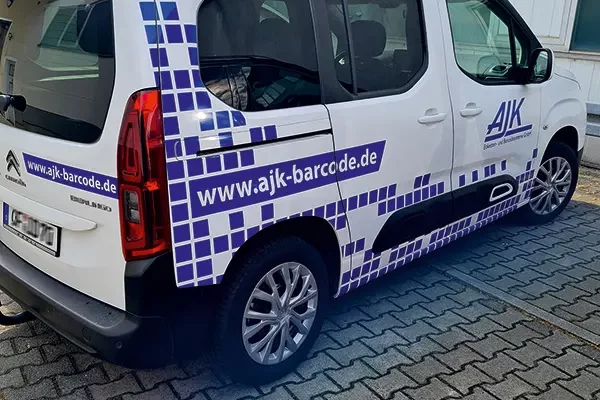 fairscape-messebau-messeplanung-messelogistik-frankfurt-autobeschriftung-9 Autoverklebung für AJK.
