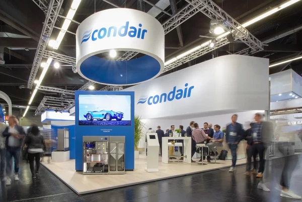 Messestand von condair.