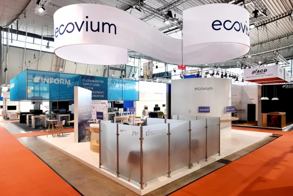 Messestand von Cargo Support mit abgetrennten Besprechungsbereich.