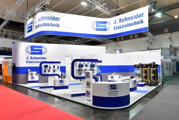 Messestand von J. Schneider Elektrotechnik Frontansicht.
